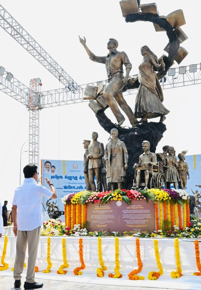 mk stalin and statue for education