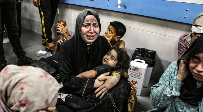 palastine woman with kid