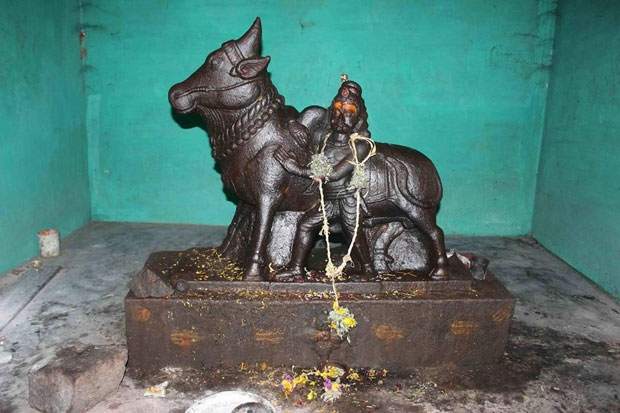 sorikkampatti temple statue